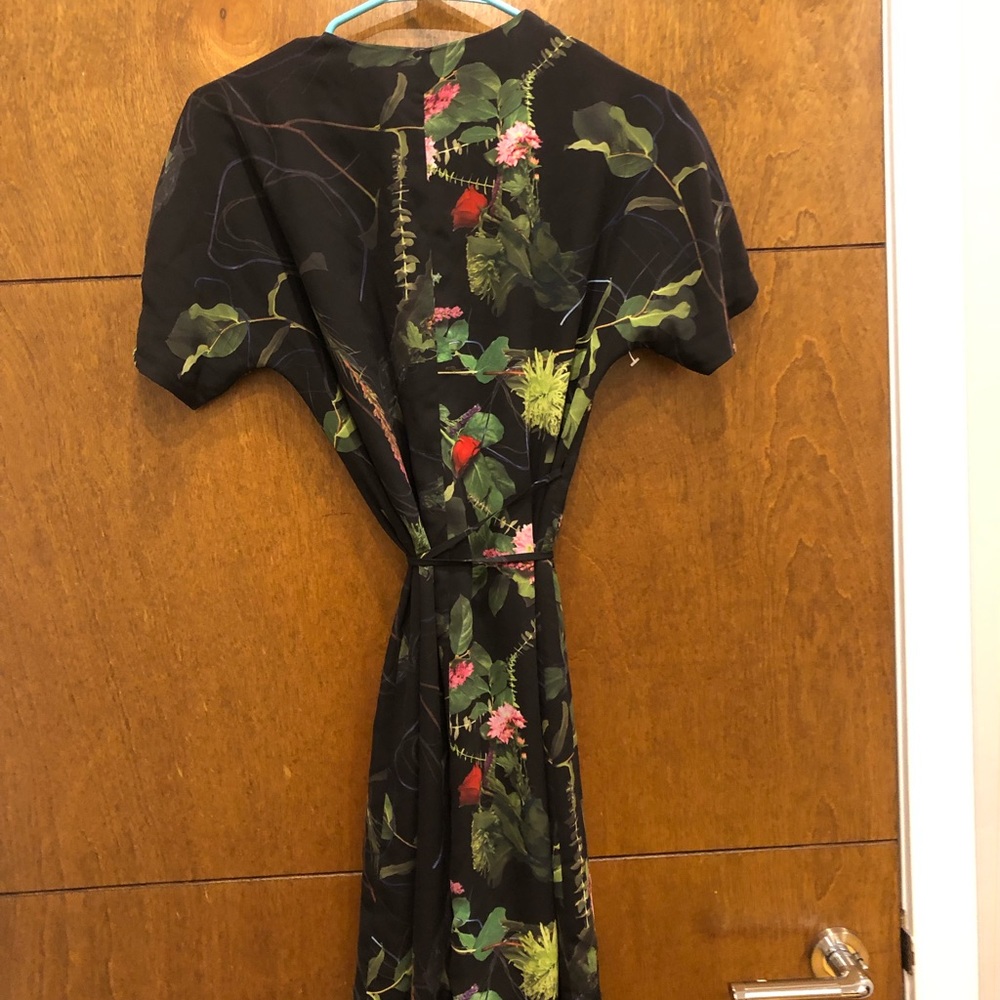 Aritzia Babaton Floral Wrap Dress - Picture 2 of 4